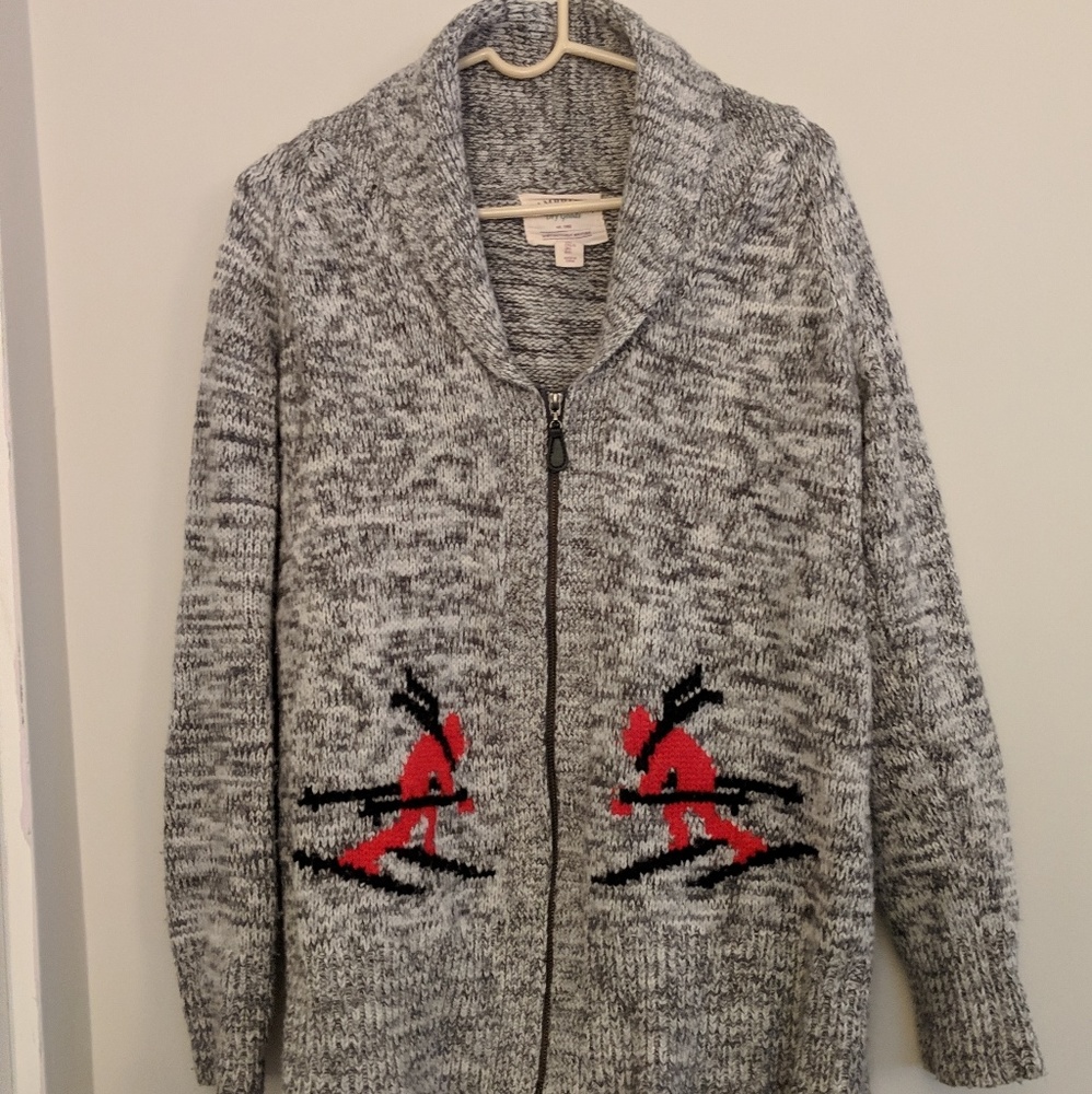 Large grey sweater zip-up